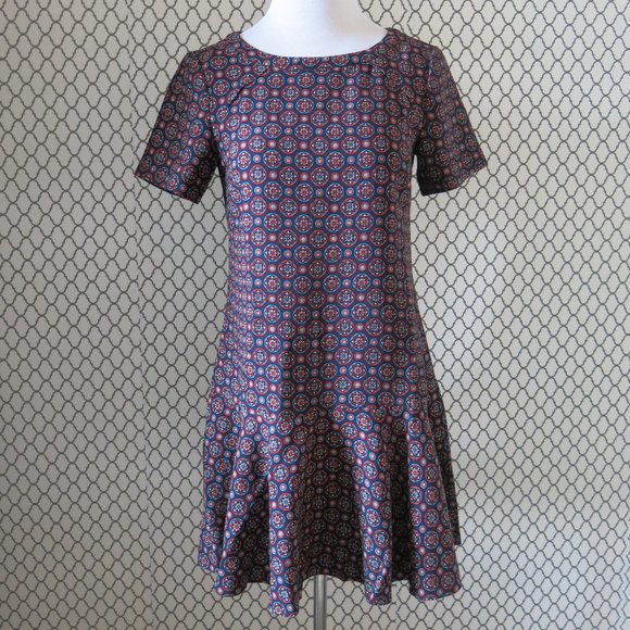 Banana Republic Multi Color Print Short Sleeve Drop Waist Dress - Size 2P - Picture 2 of 8